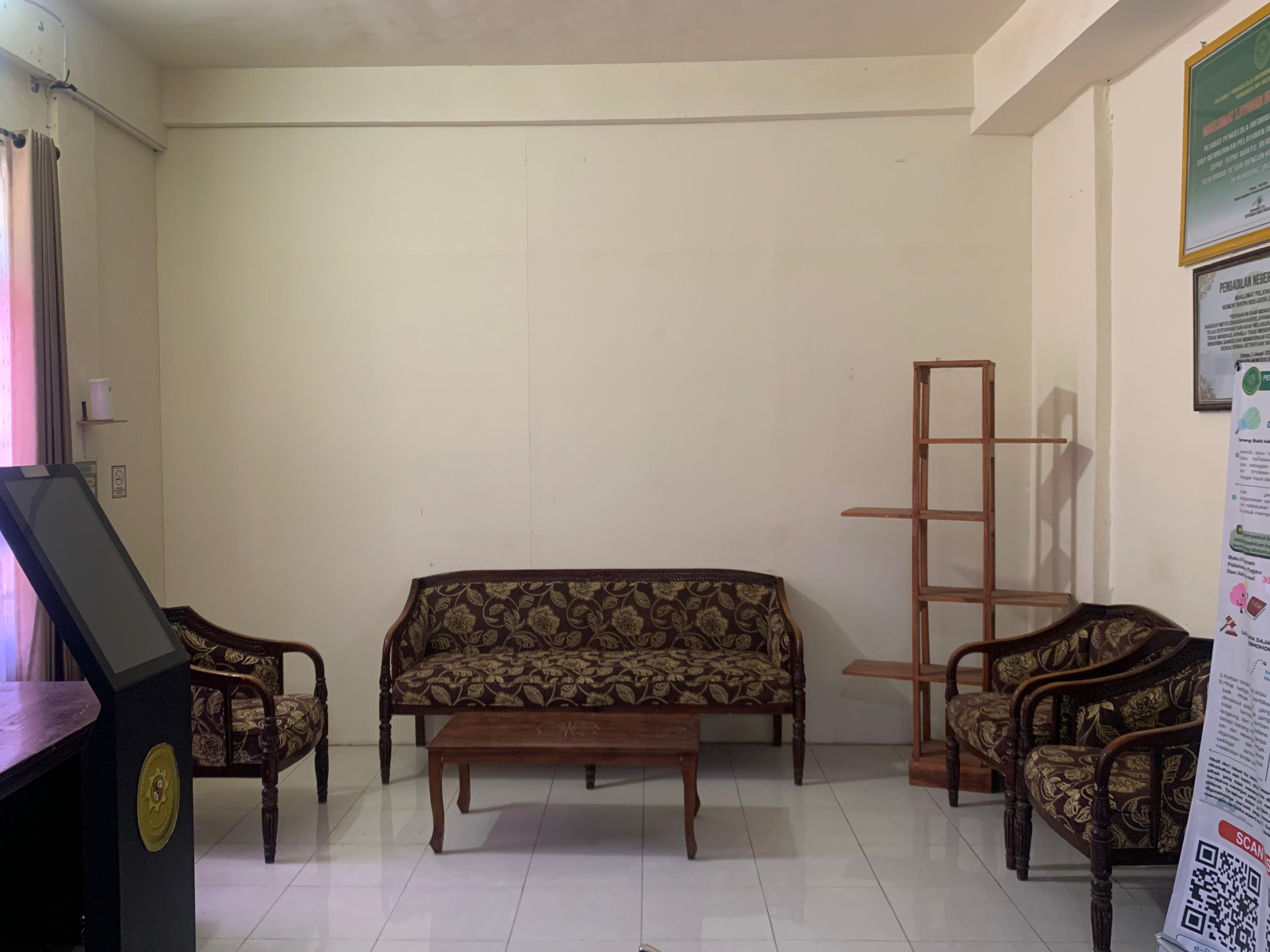 RUANG TAMU TERBUKA